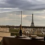Luxury Flat - Eiffel Tower View & Terrace - Air Conditioning *