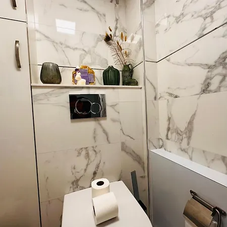 Апартаменты Luxury Flat - Eiffel Tower View & Terrace - Air Conditioning *