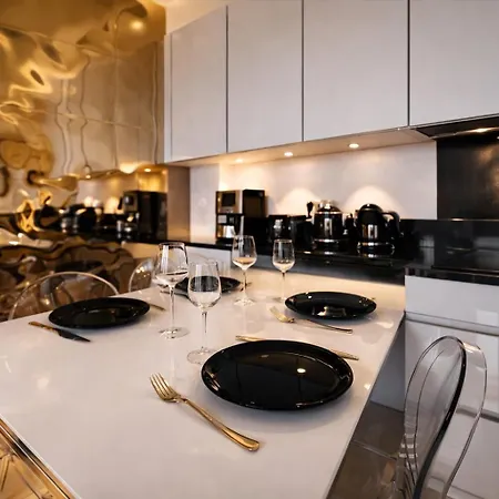 Luxury Flat - Eiffel Tower View & Terrace - Air Conditioning Апартаменты *