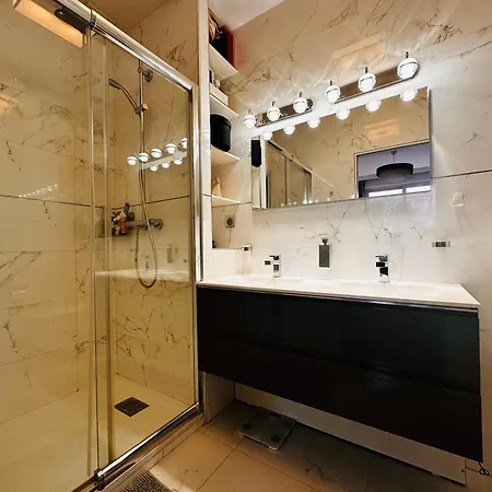 Daire Luxury Flat With Terrace & Eiffel Tower View Paris