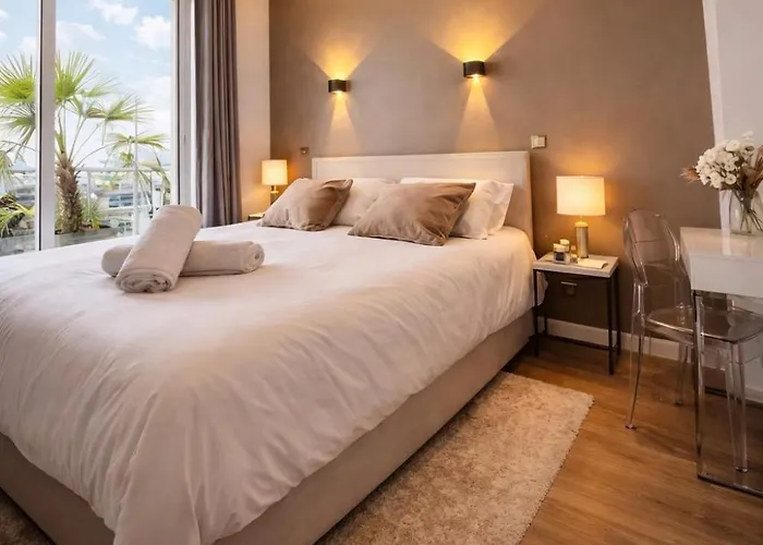 Luxury Flat - Eiffel Tower View & Terrace - Air Conditioning Apartman